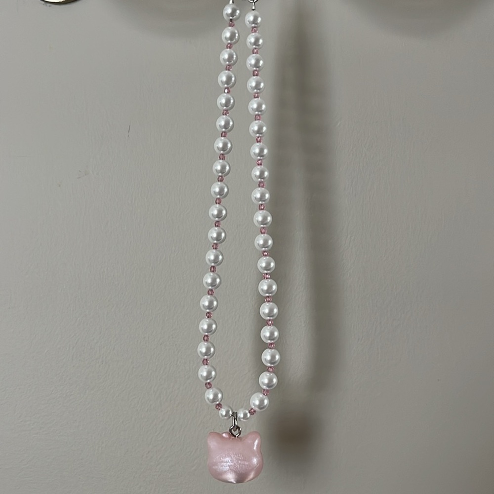 Tarina Tarantino x Hello Kitty Pink Head Bauble Pearl Necklace - Picture 8 of 14